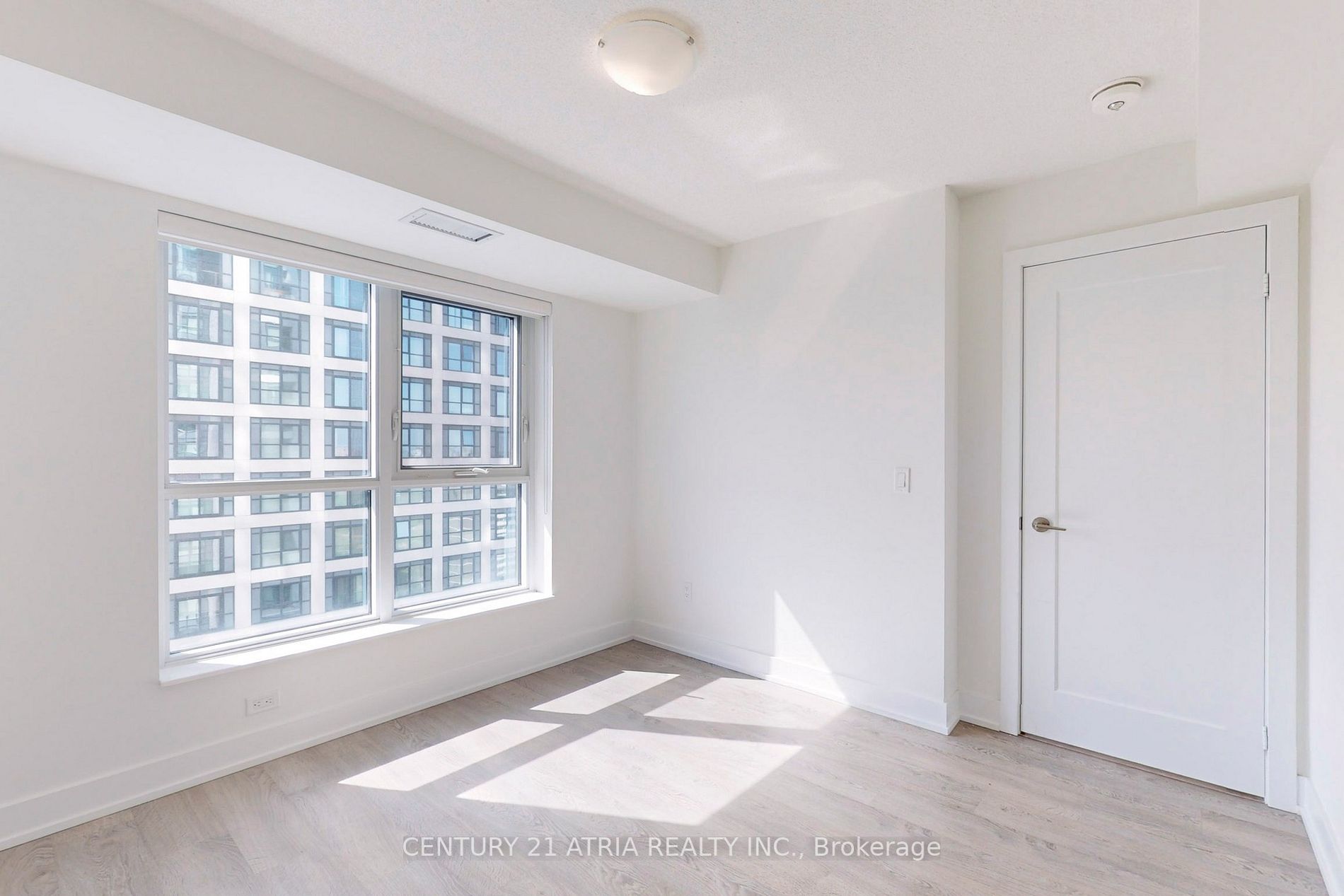 7 Mabelle Ave, #1501