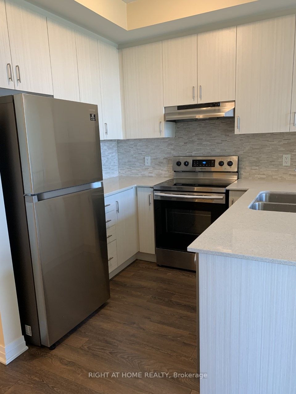1105 Leger Way E, #527