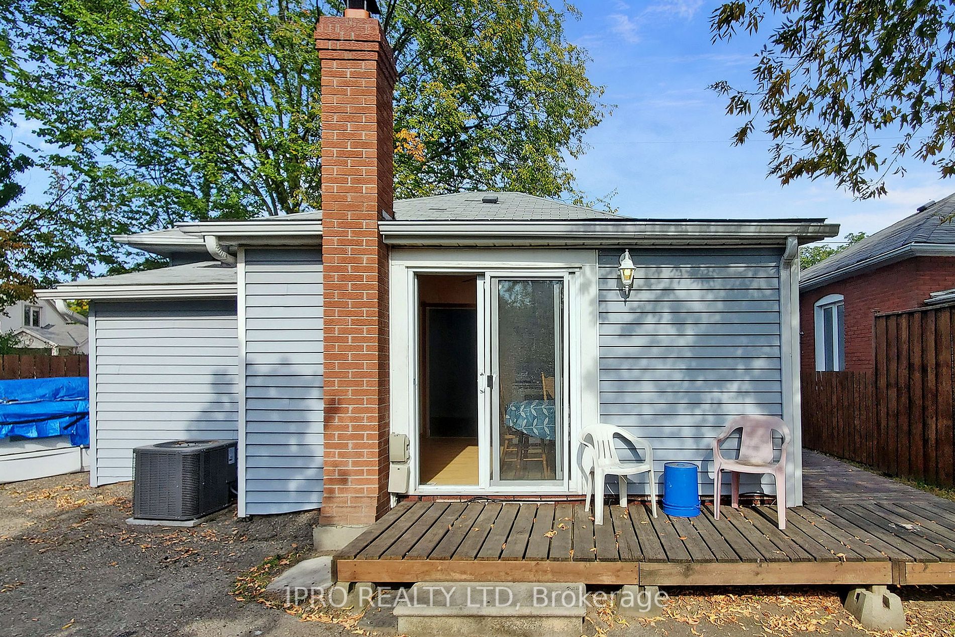 7 Elliott St