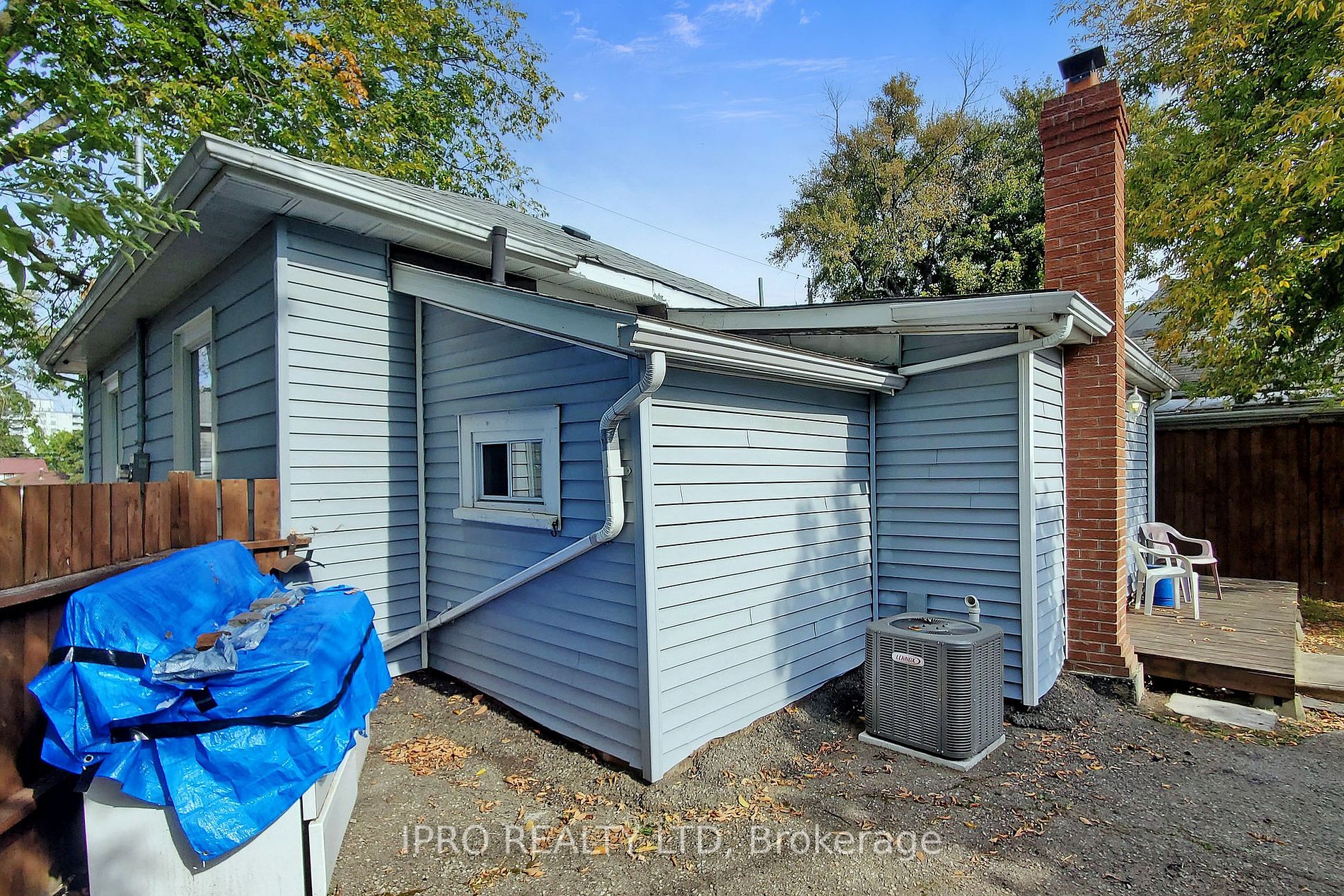 7 Elliott St