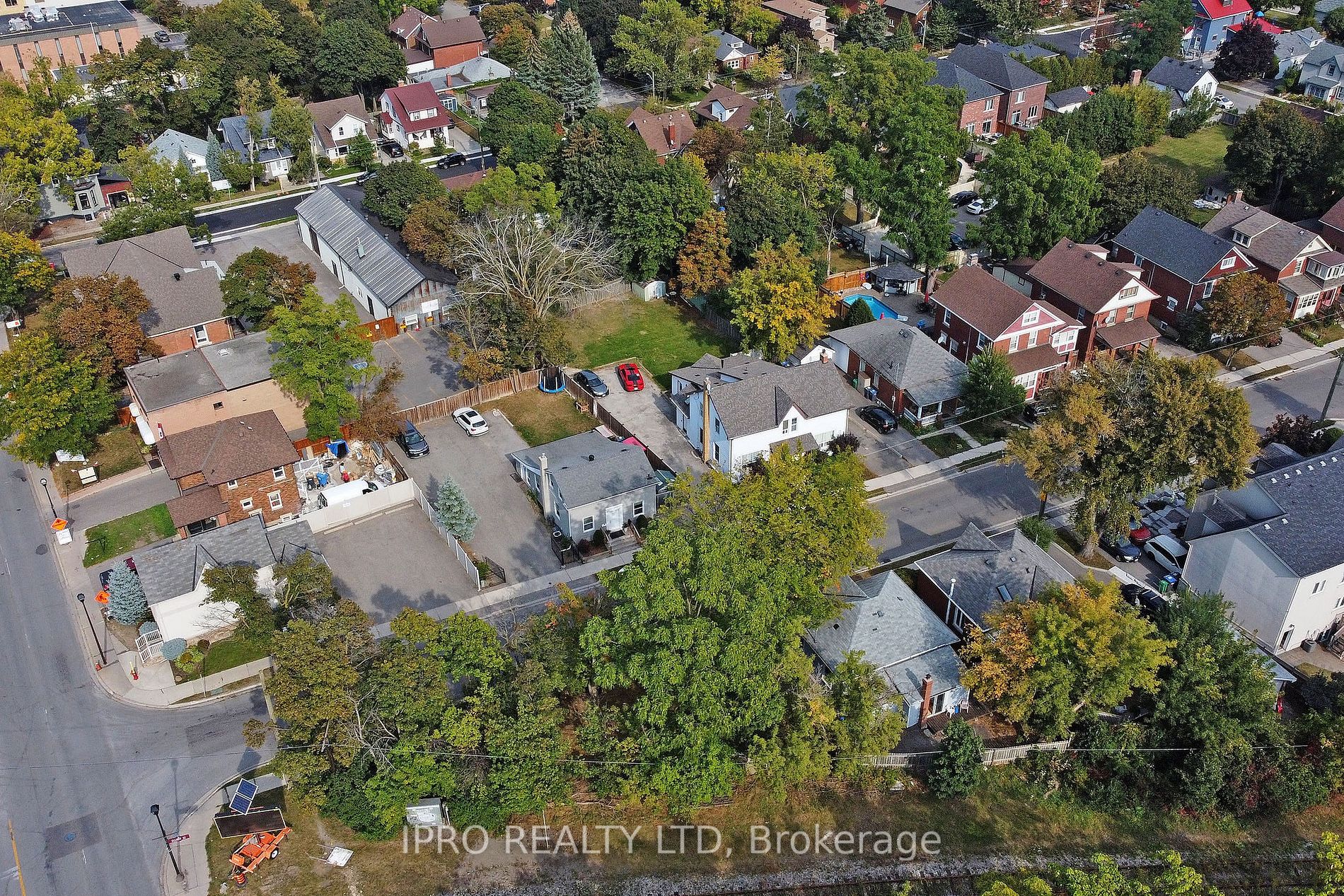 7 Elliott St