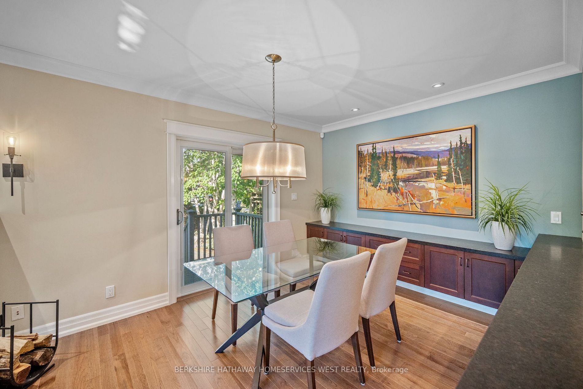 105 Grenview Blvd S