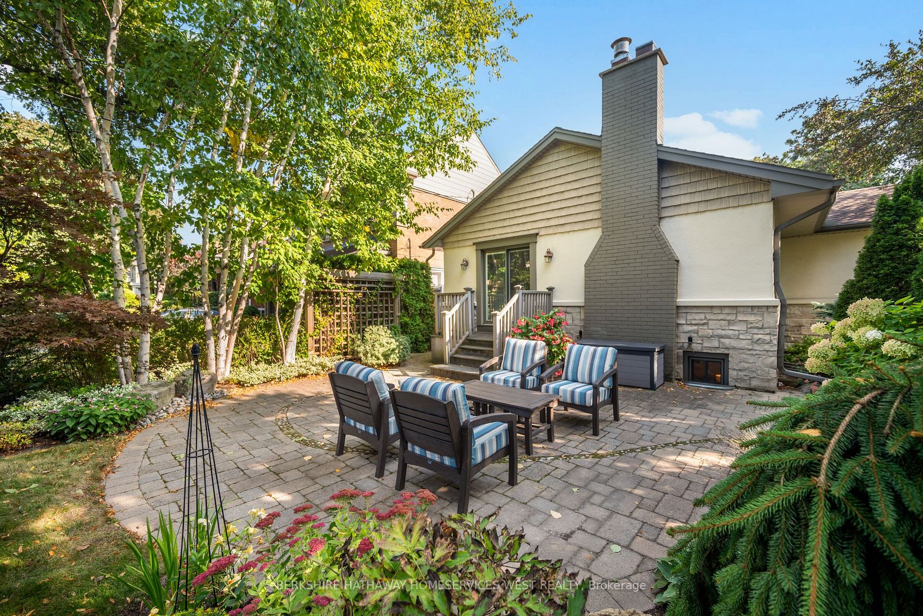 105 Grenview Blvd S