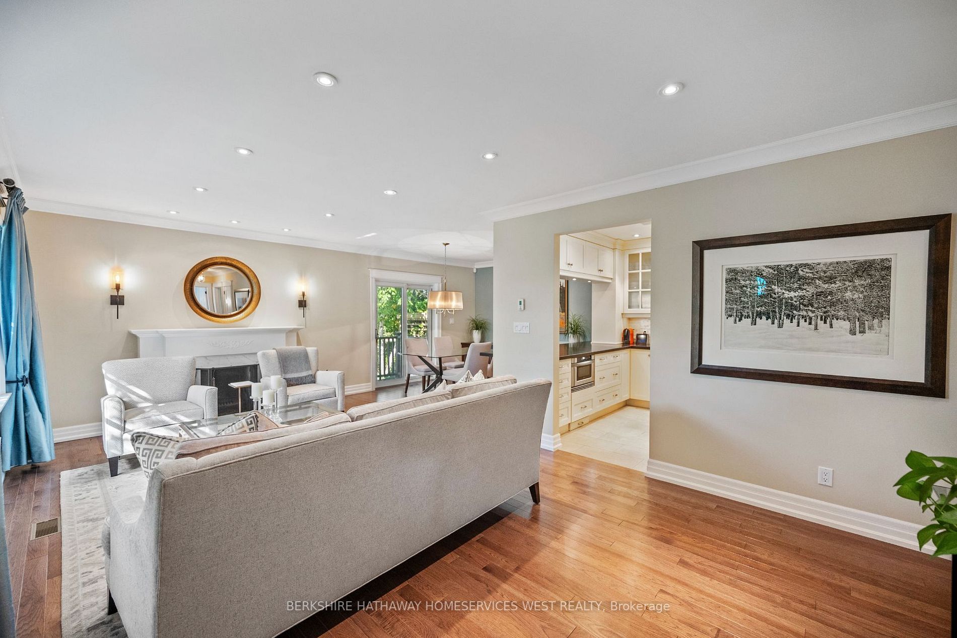 105 Grenview Blvd S