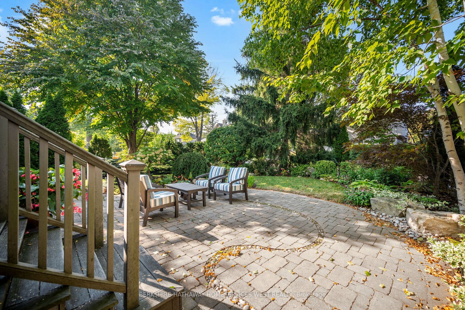 105 Grenview Blvd S