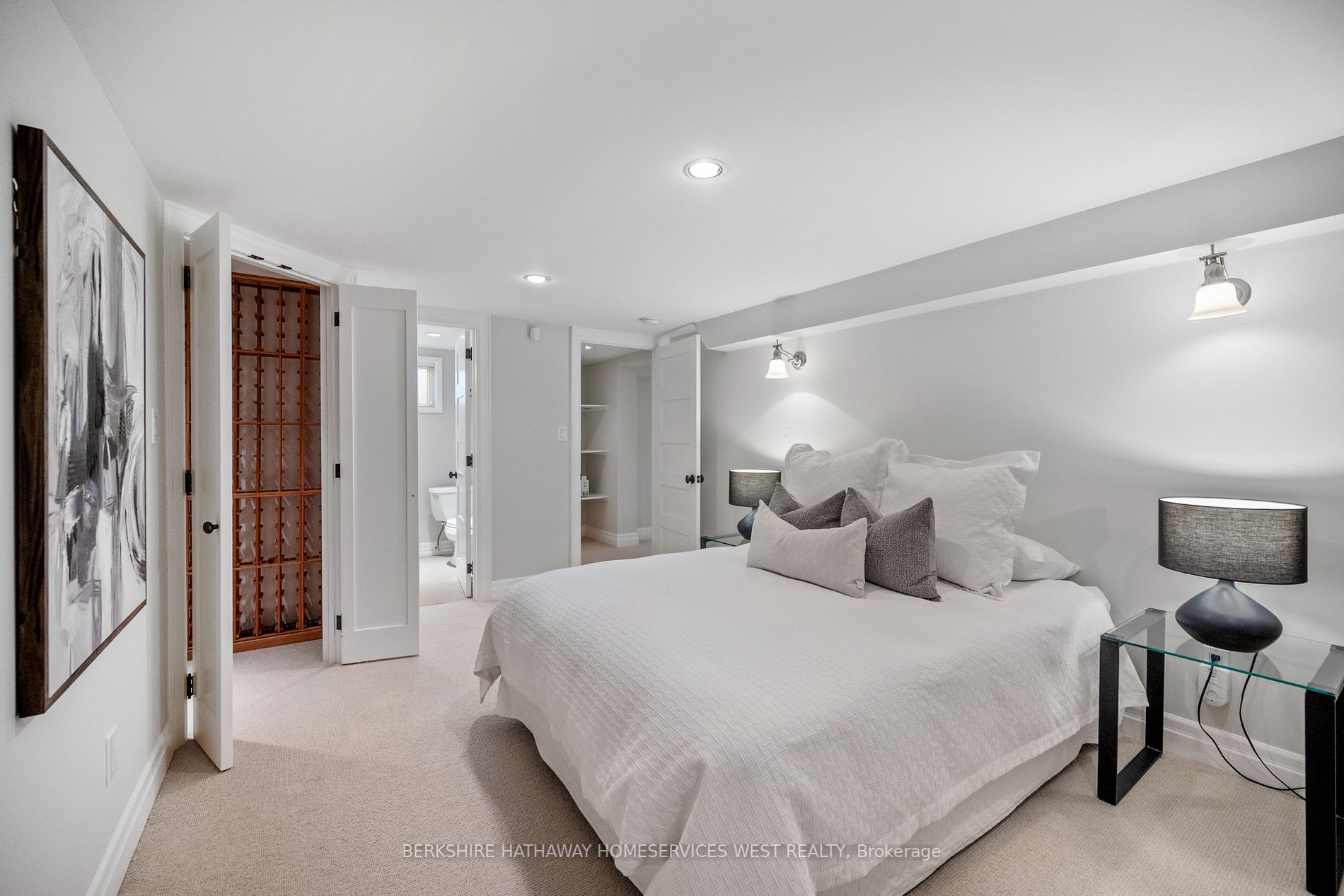 105 Grenview Blvd S