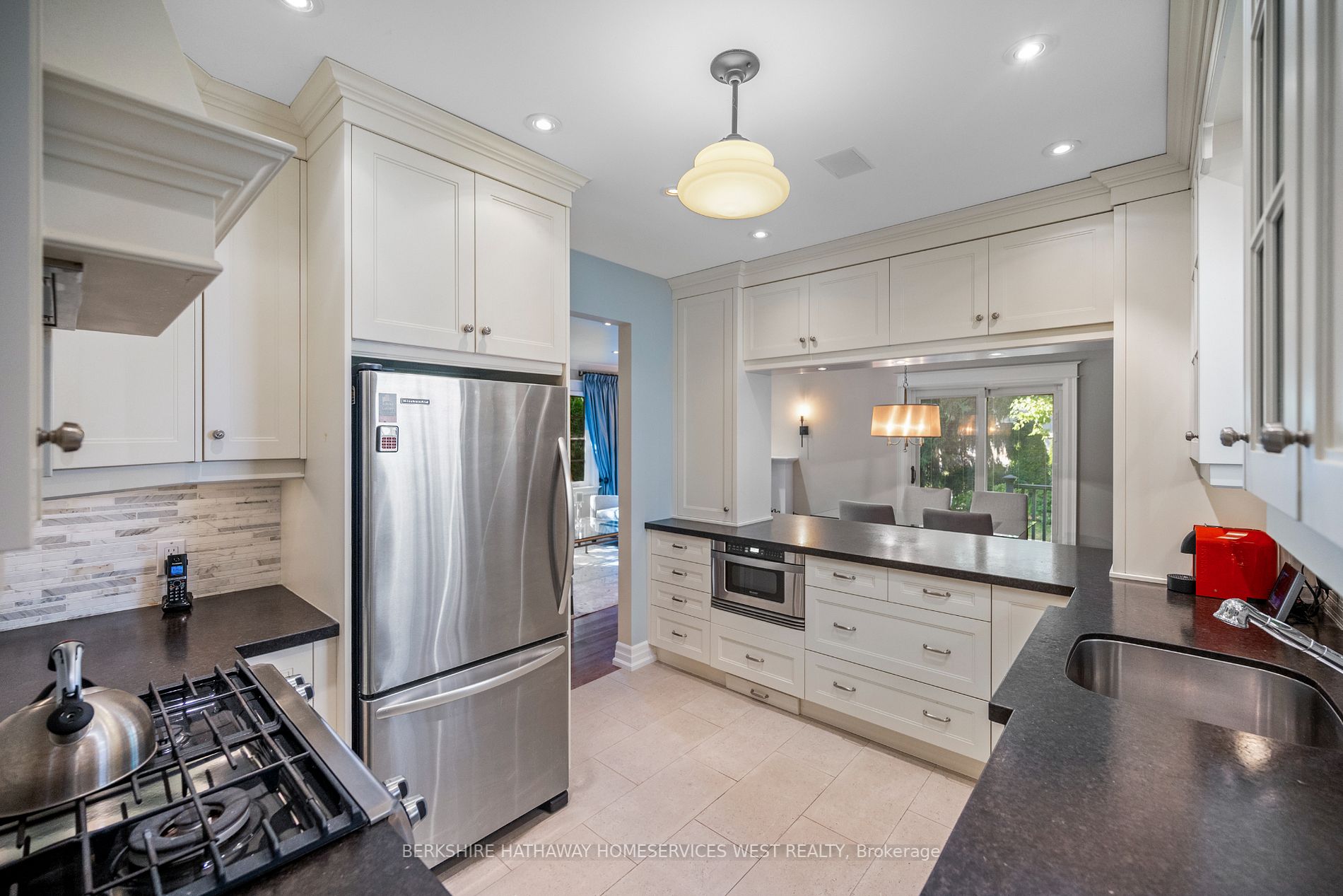 105 Grenview Blvd S