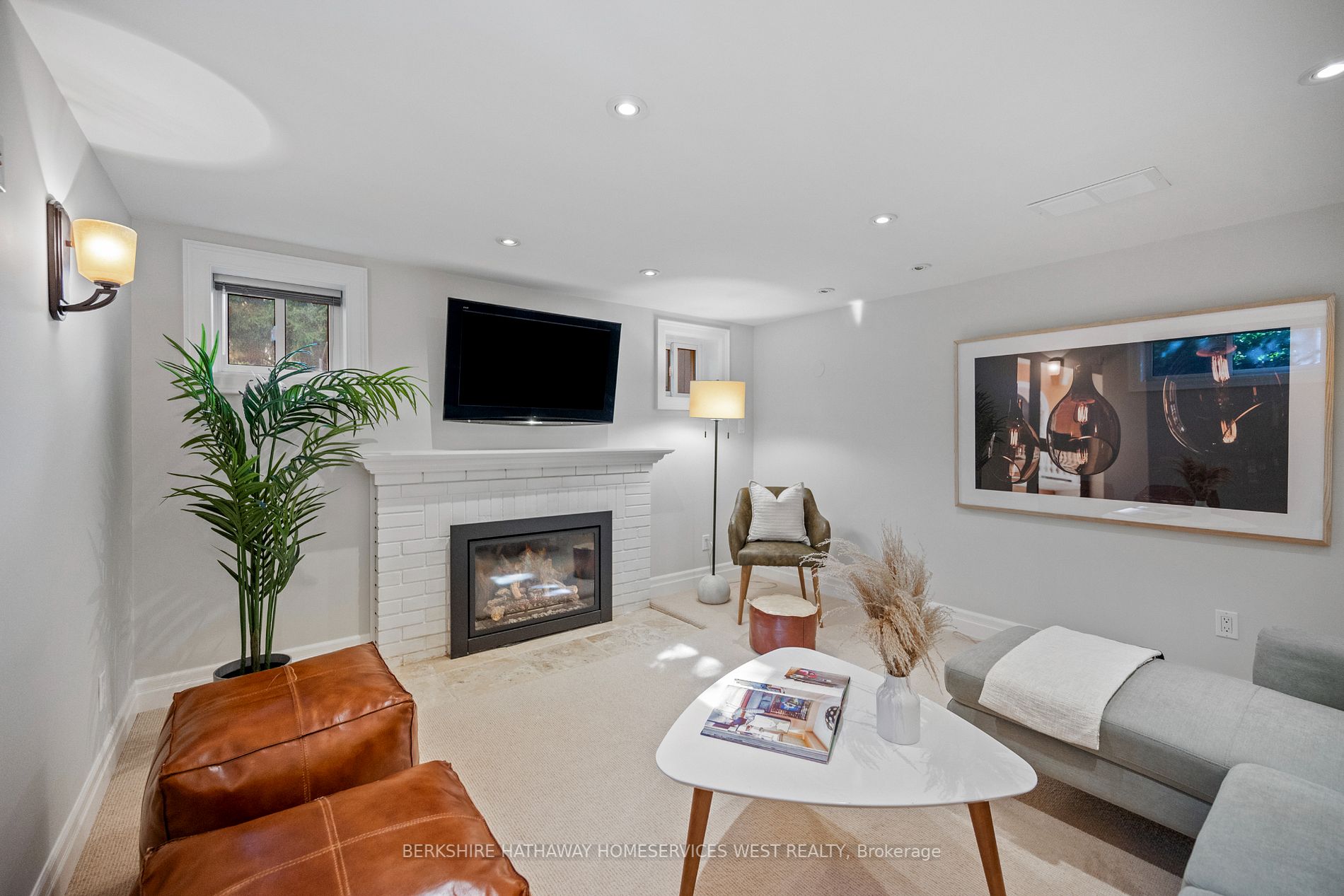 105 Grenview Blvd S