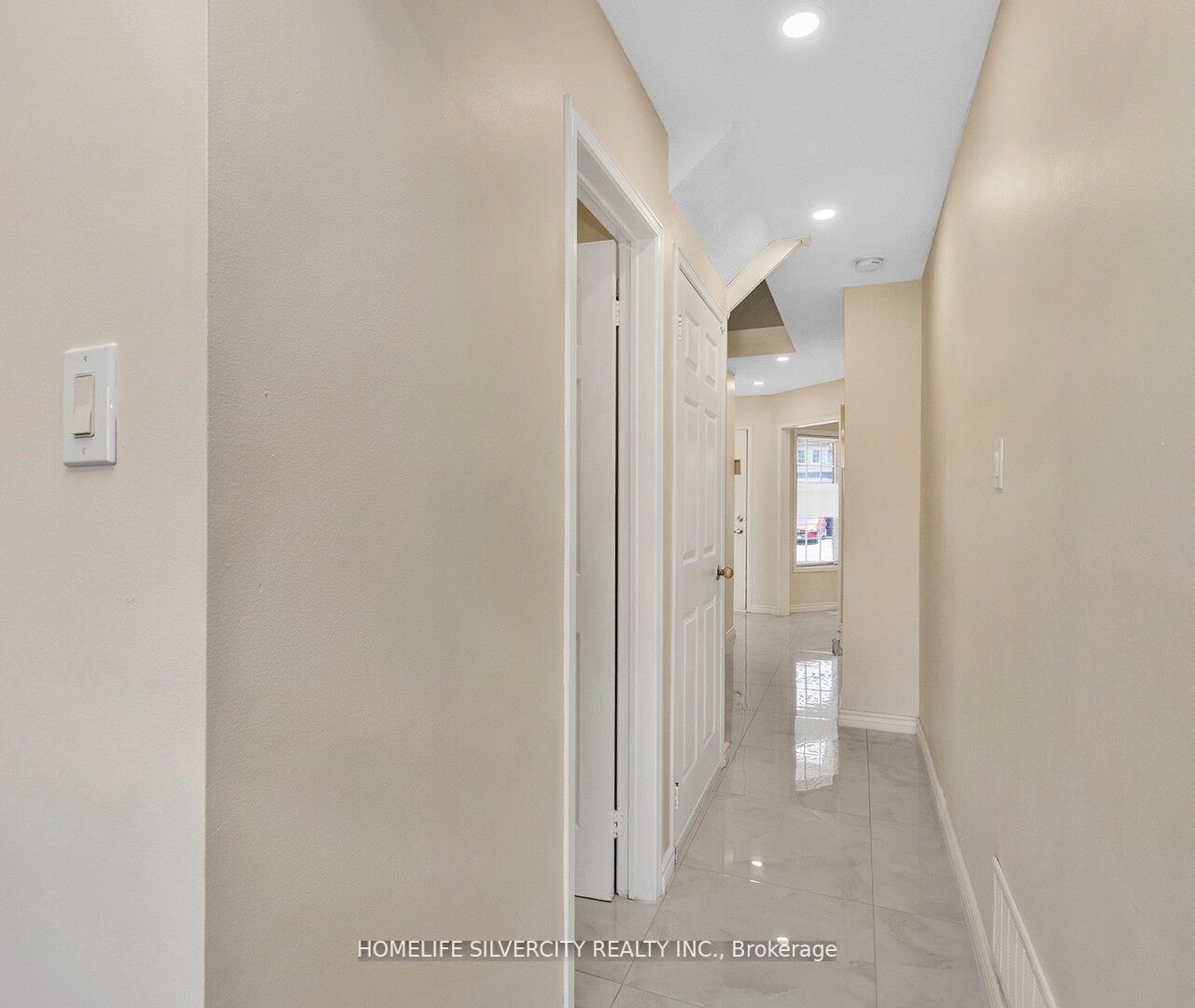 28 Caruso Dr
