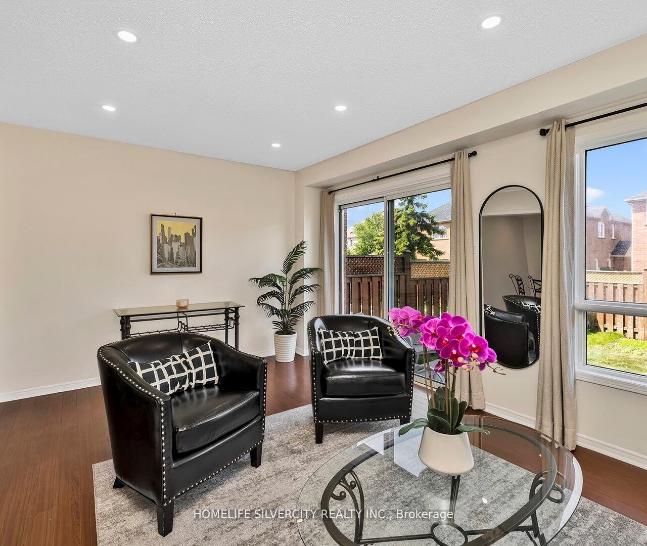 28 Caruso Dr