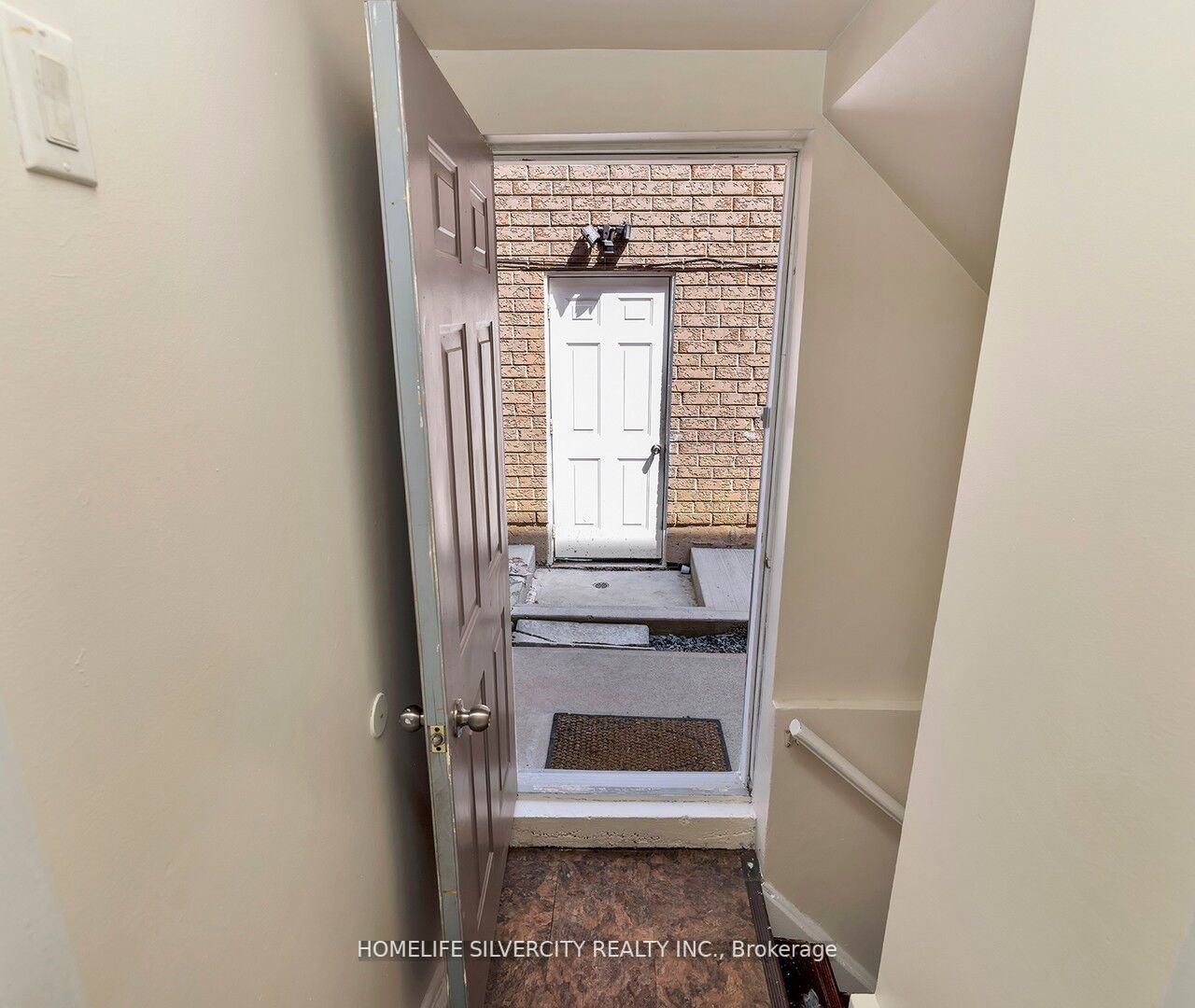 28 Caruso Dr
