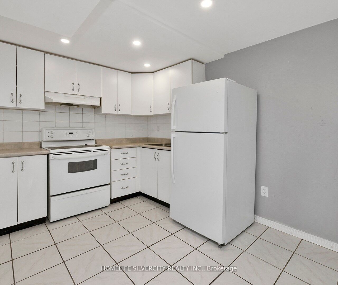 28 Caruso Dr