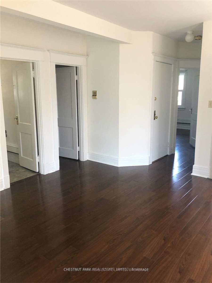 12 Lauder Ave, #2nd Flr
