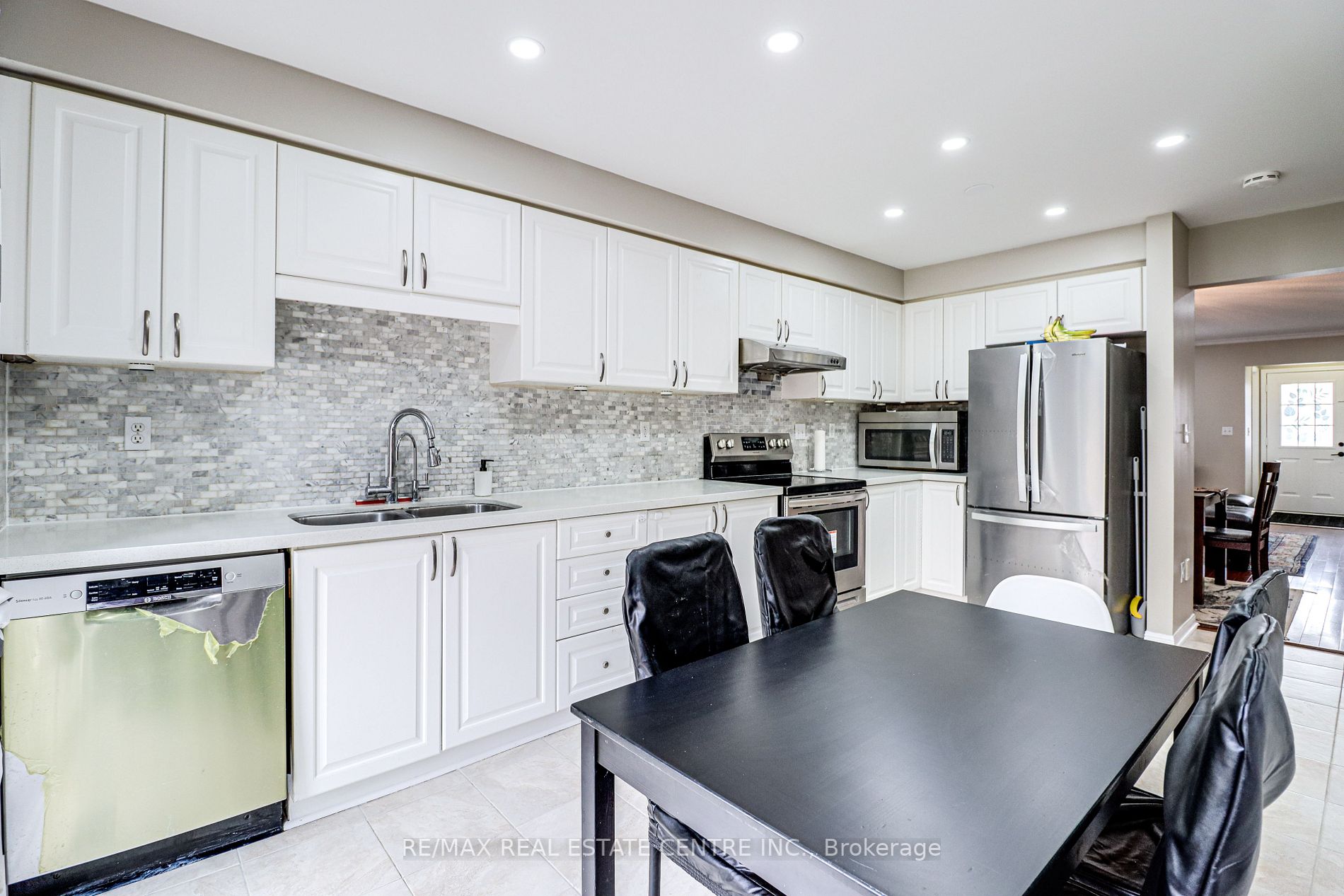1104 Barclay Circle