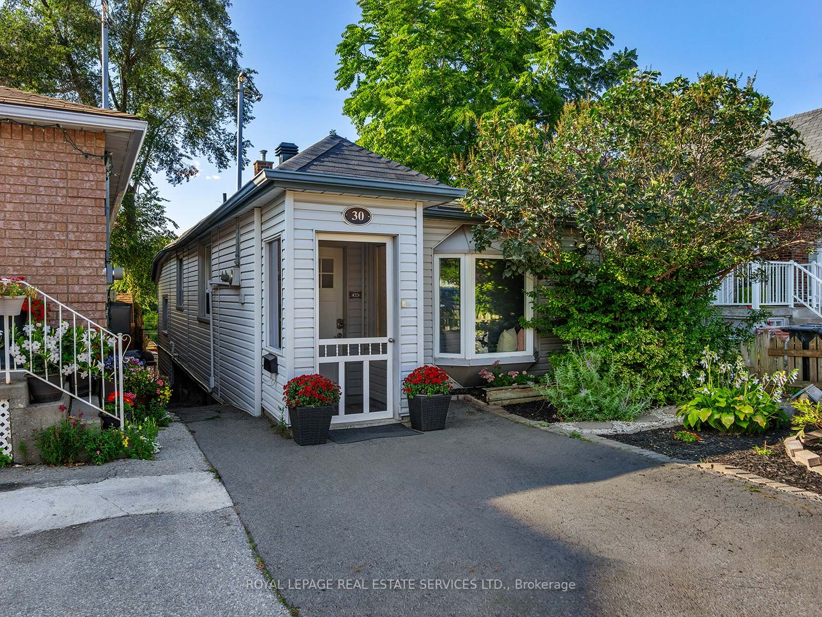 30 Aileen Ave