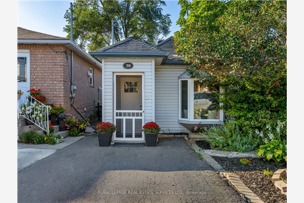 30 Aileen Ave, Toronto
