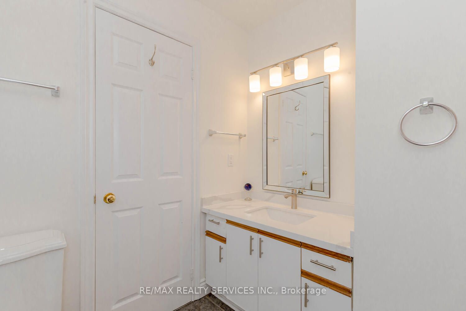 30 Heathcliffe Sq, #46