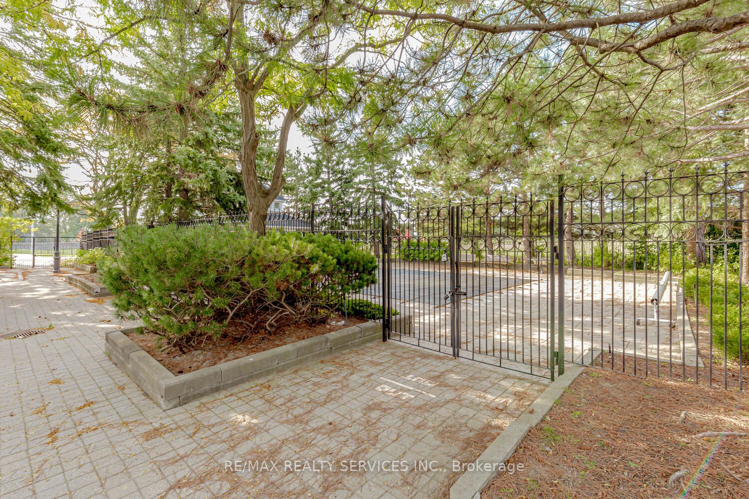 30 Heathcliffe Sq, #46