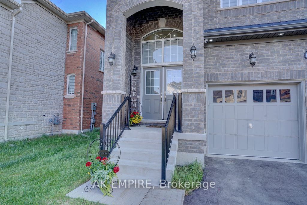 66 Monarch Dr