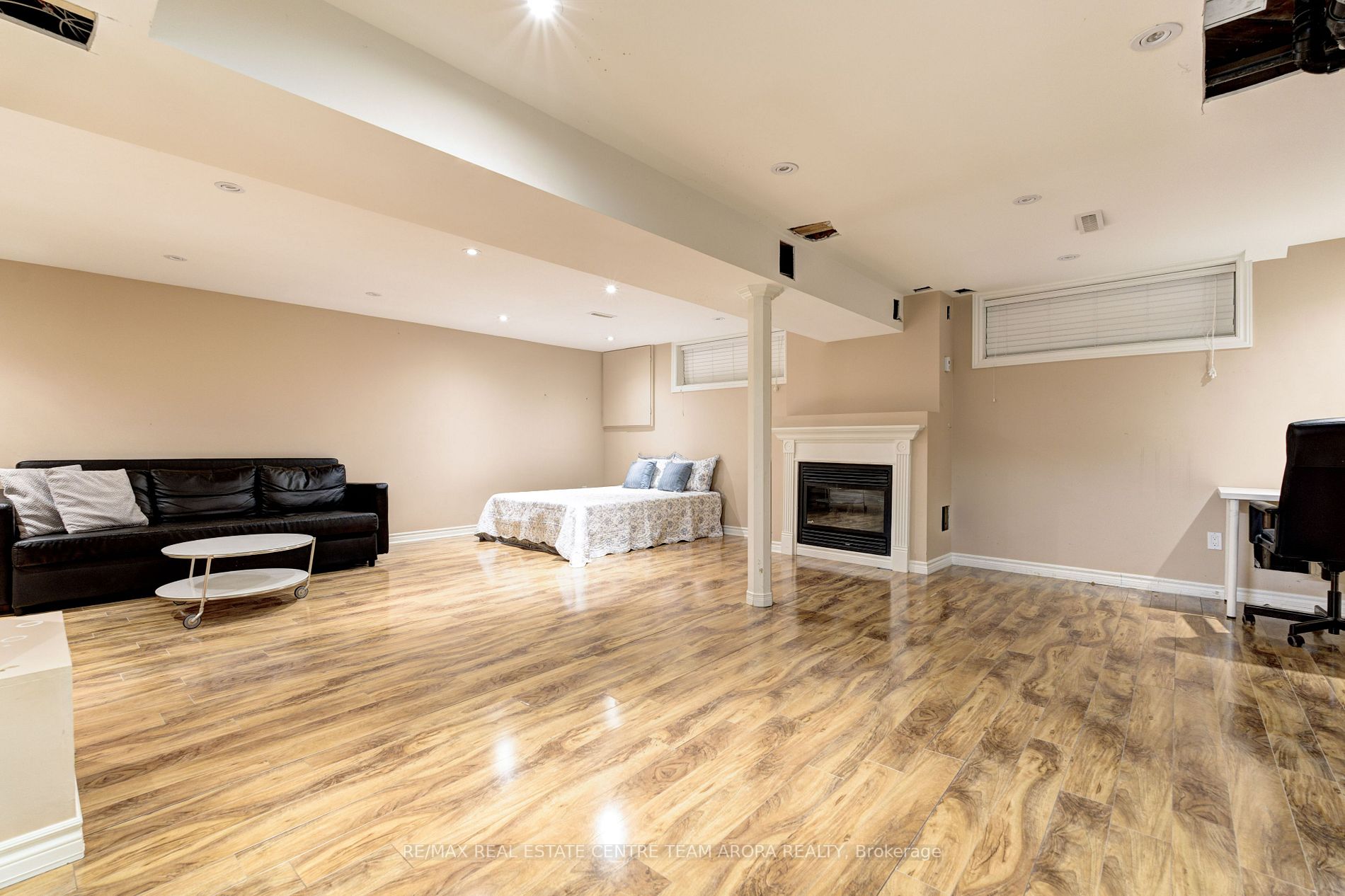 15 Bristol Ave