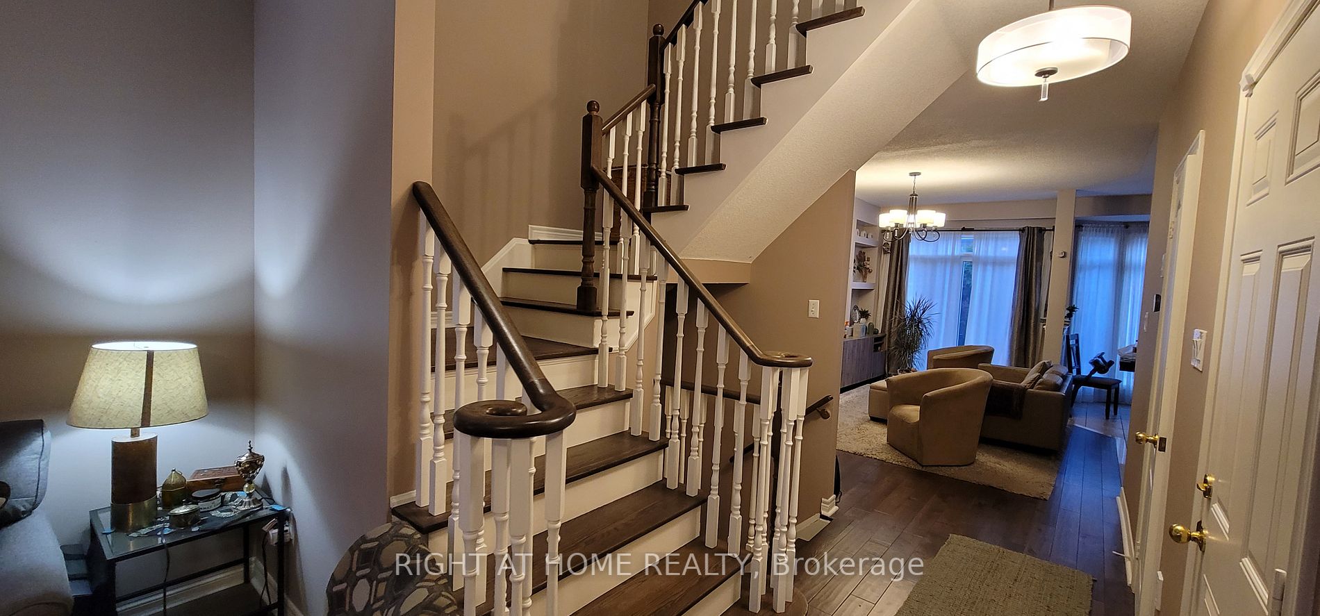 5570 Waterwind Cres
