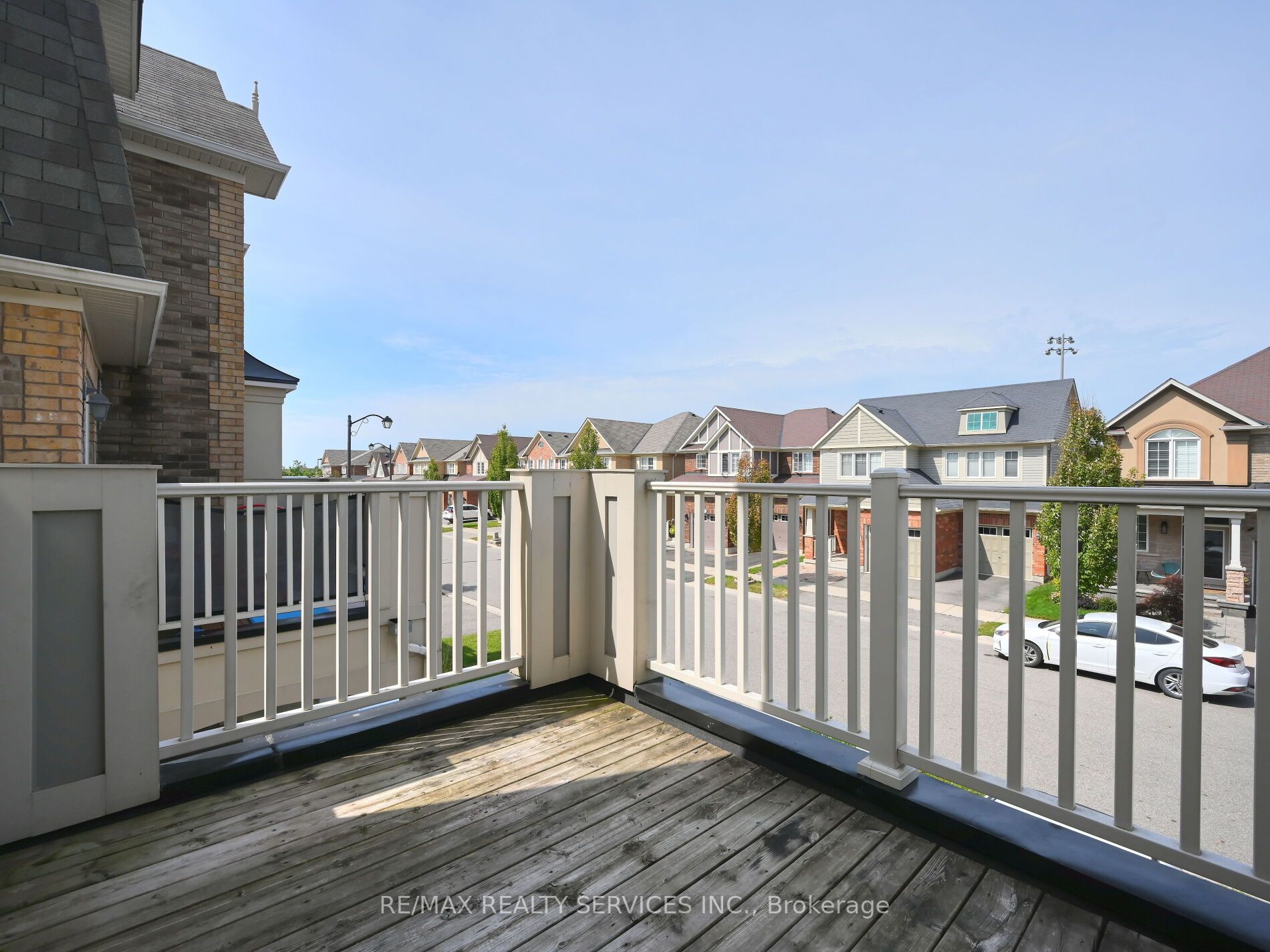 552 Attenborough Terr
