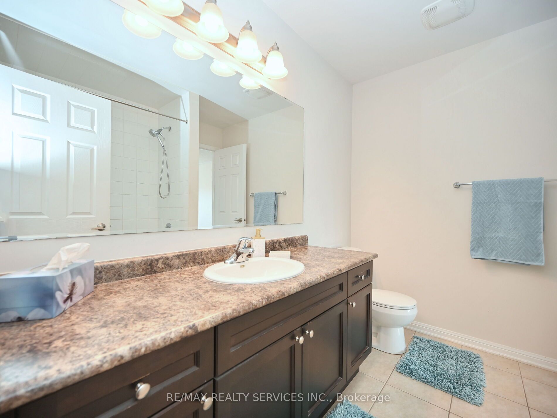 552 Attenborough Terr
