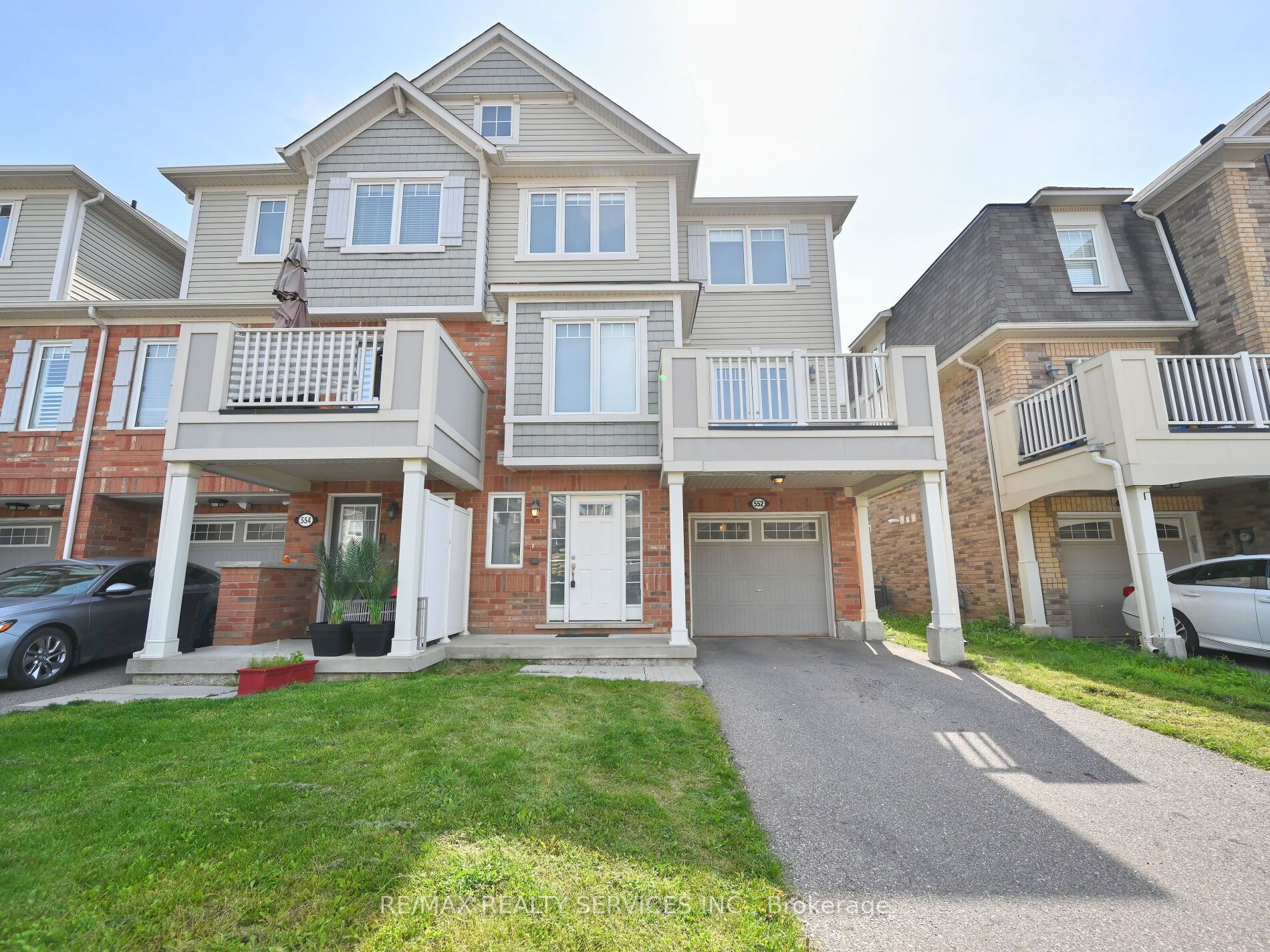 552 Attenborough Terr