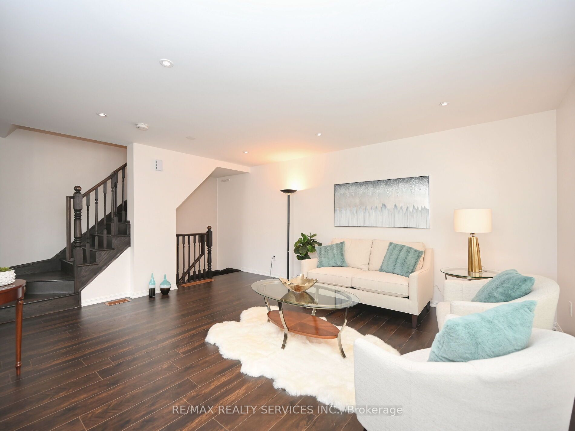 552 Attenborough Terr