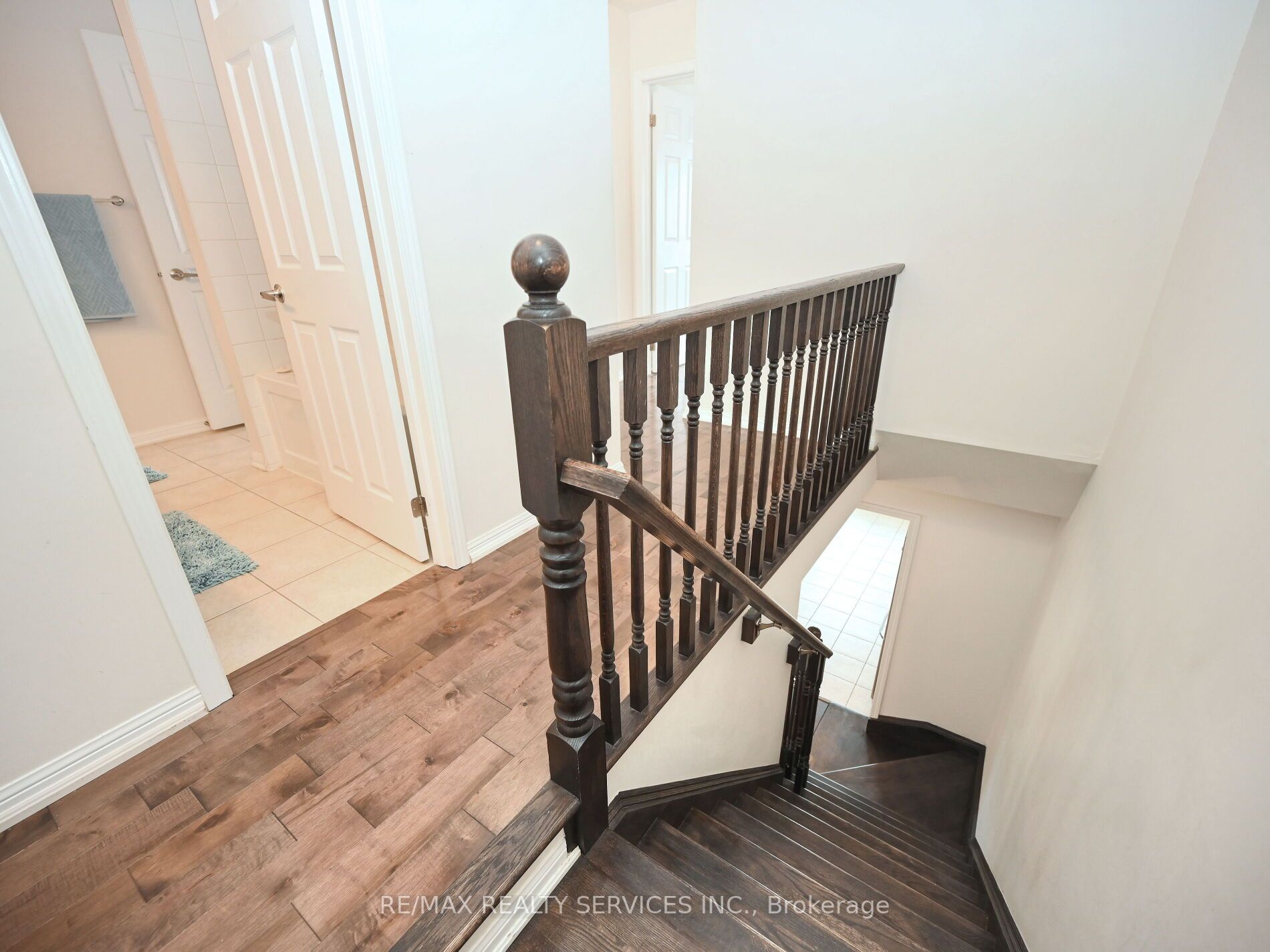 552 Attenborough Terr