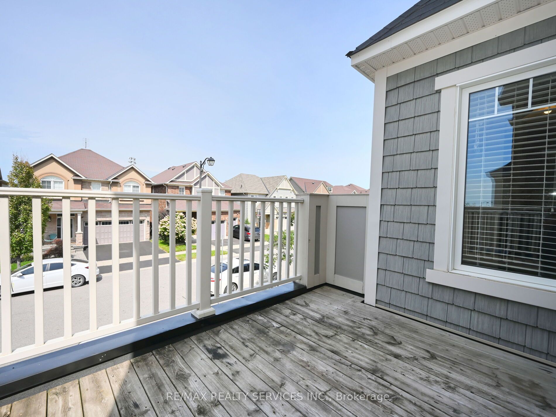 552 Attenborough Terr