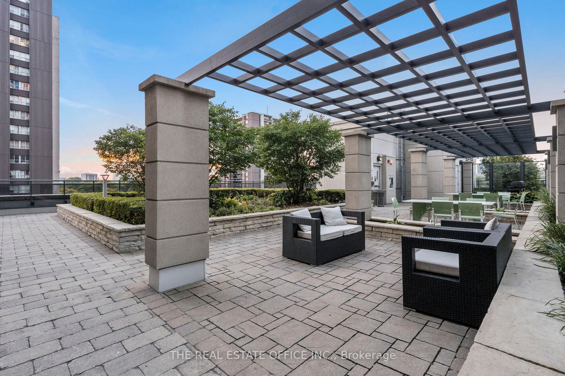 2 Eva Rd, #1829