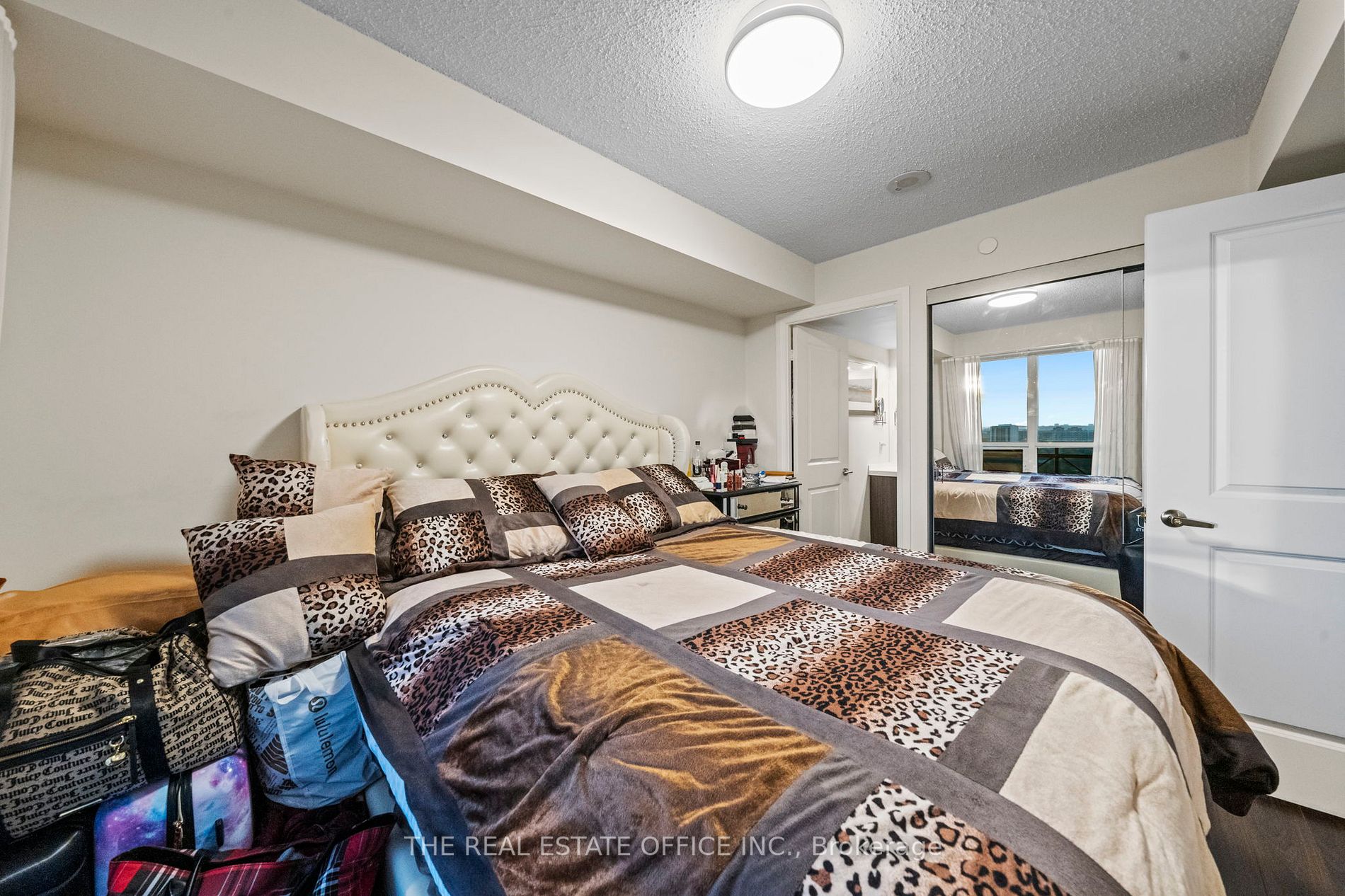 2 Eva Rd, #1829