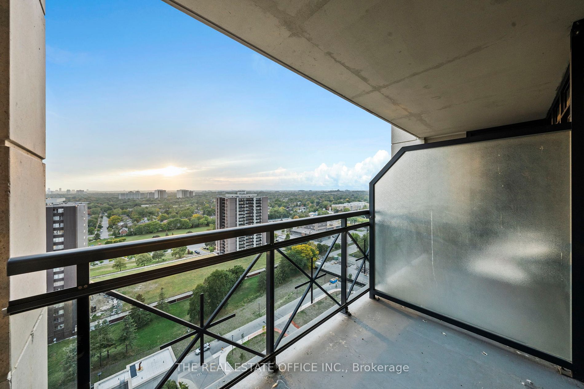 2 Eva Rd, #1829