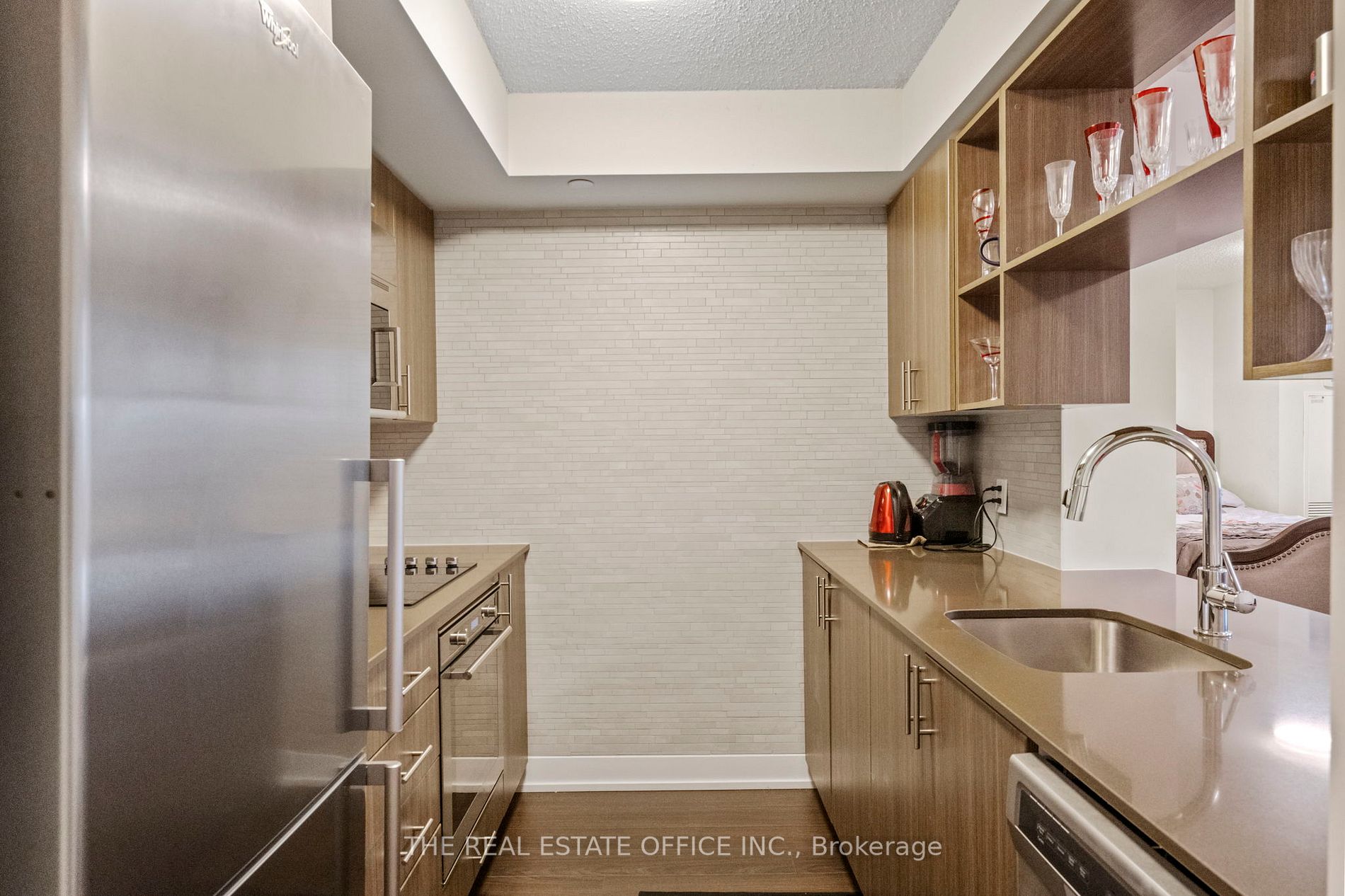 2 Eva Rd, #1829