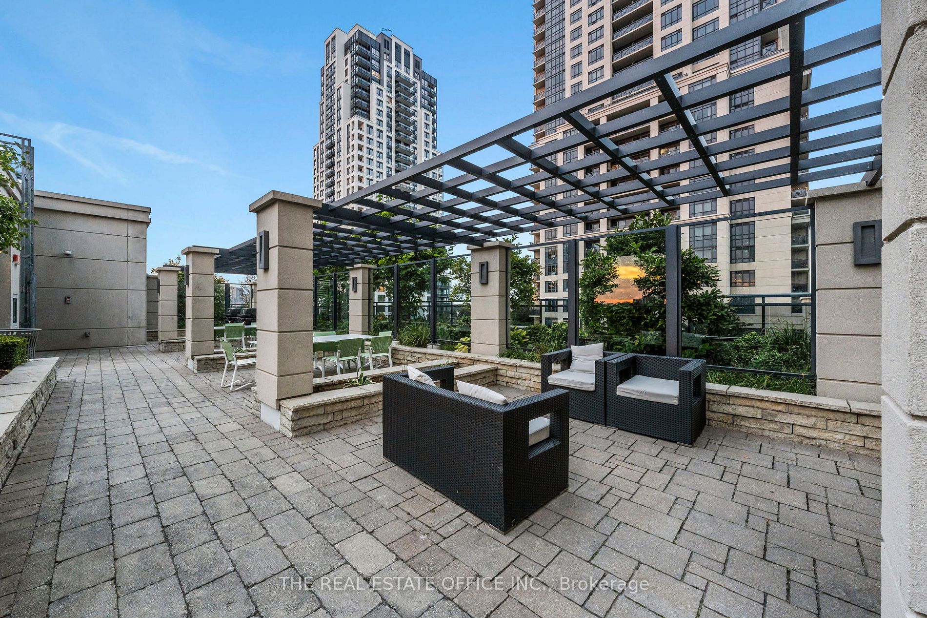 2 Eva Rd, #1829