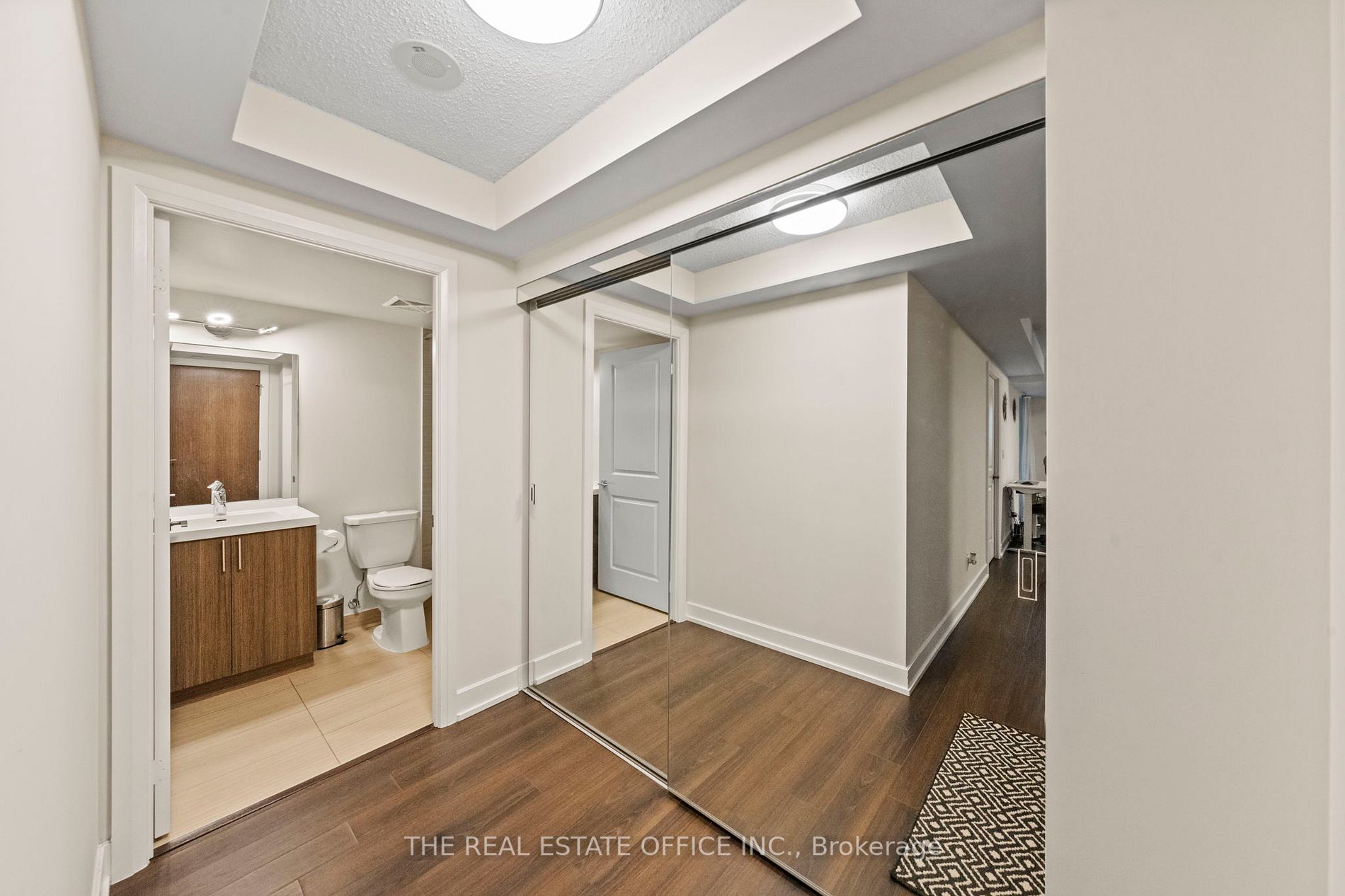 2 Eva Rd, #1829