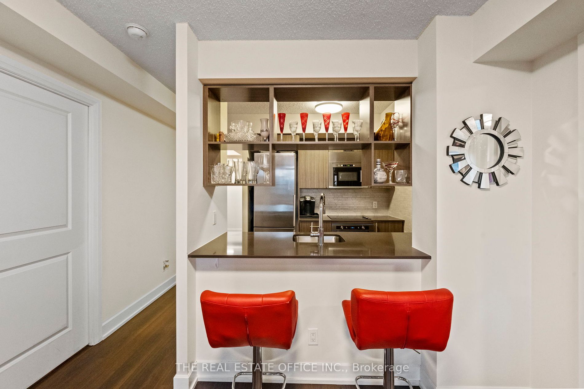 2 Eva Rd, #1829
