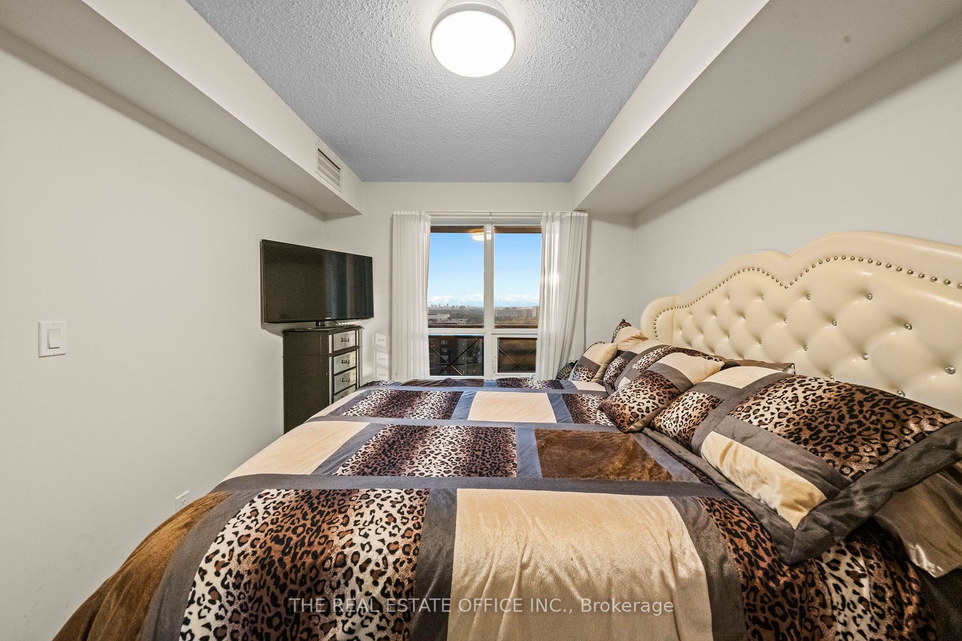 2 Eva Rd, #1829