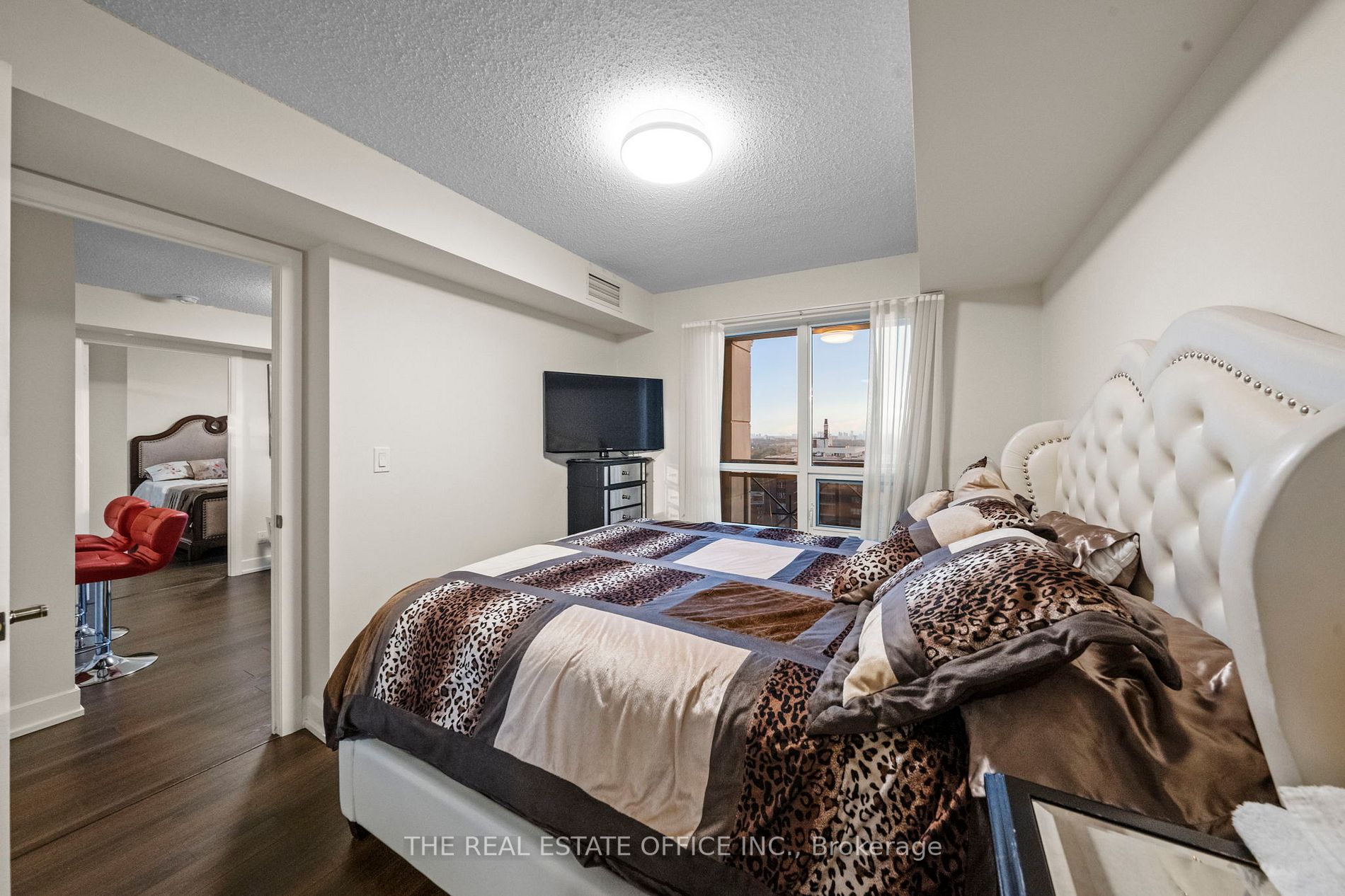 2 Eva Rd, #1829