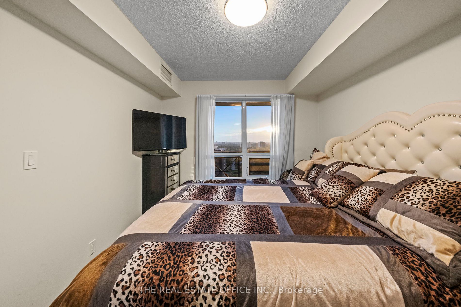 2 Eva Rd, #1829