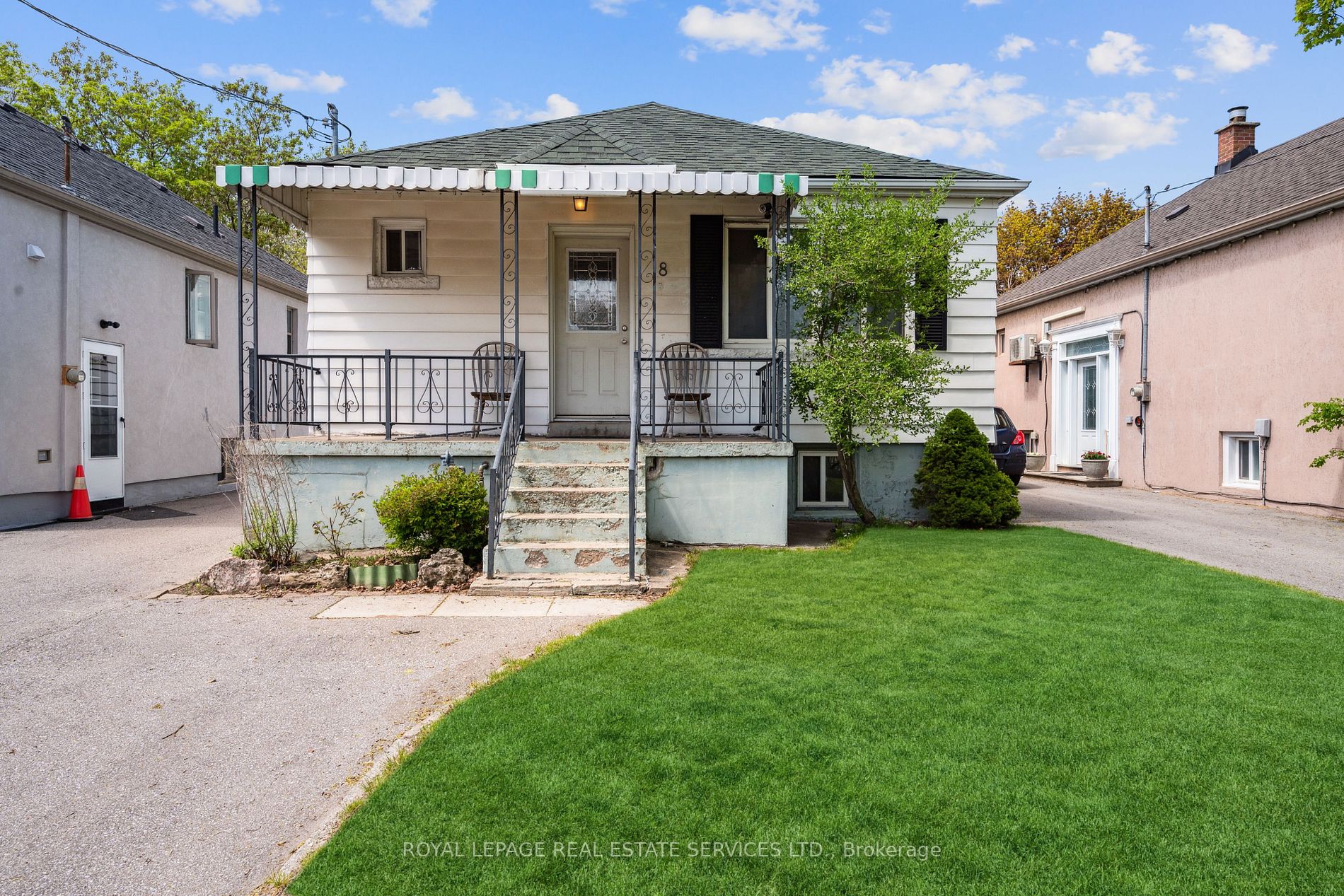 8 Culnan Ave