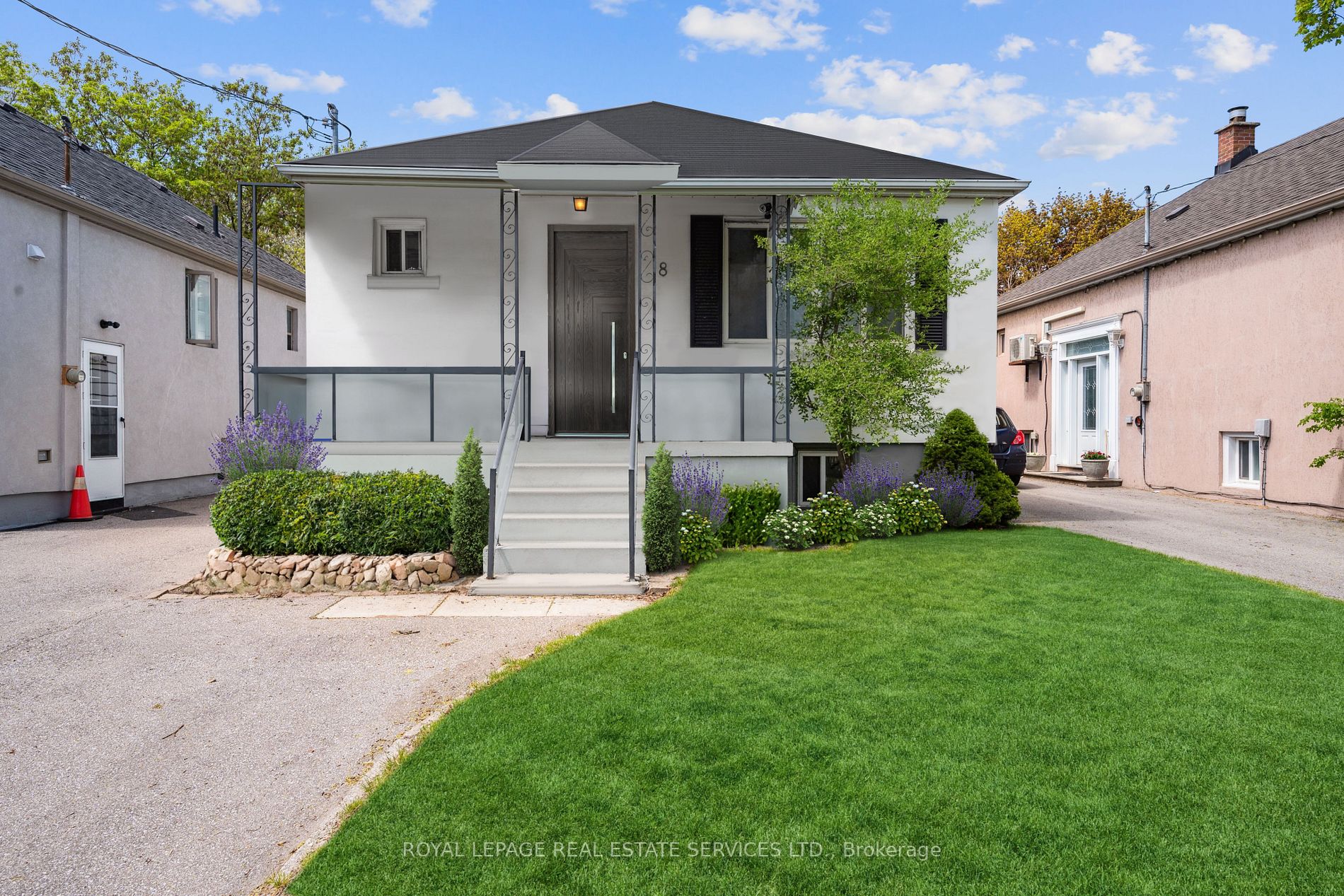 8 Culnan Ave