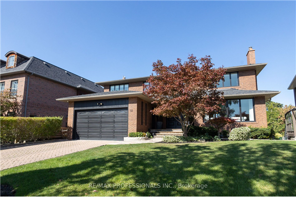 52 Courtsfield Cres, Toronto