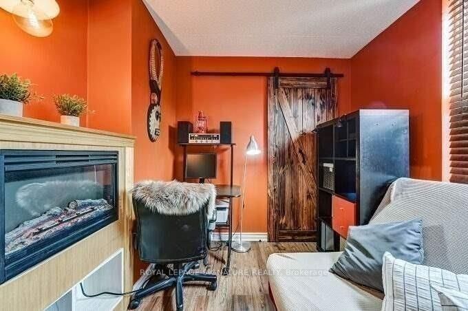 3625 Lake Shore Blvd W, #209