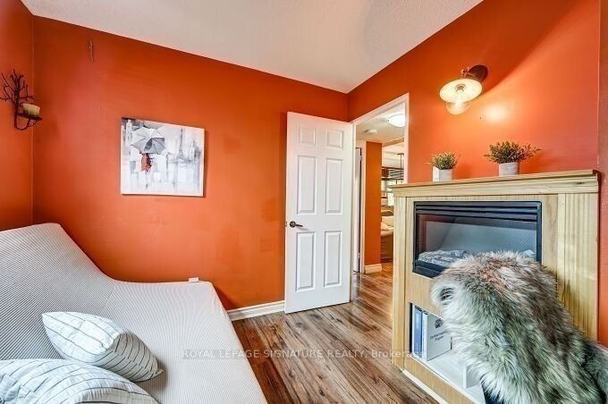 3625 Lake Shore Blvd W, #209
