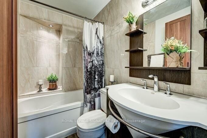 3625 Lake Shore Blvd W, #209