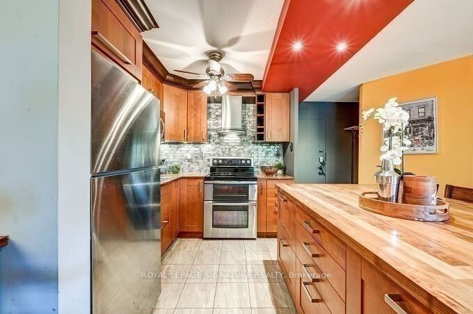 3625 Lake Shore Blvd W, #209