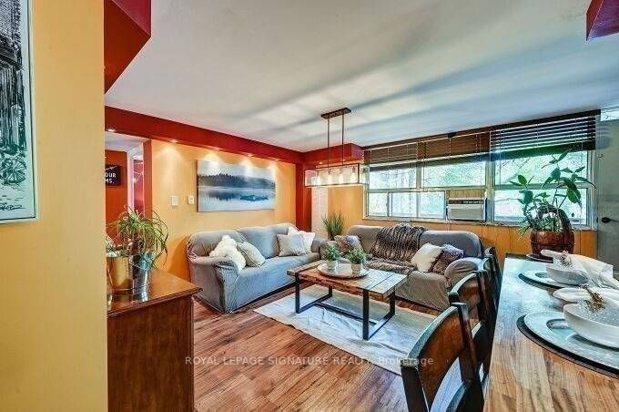 3625 Lake Shore Blvd W, #209