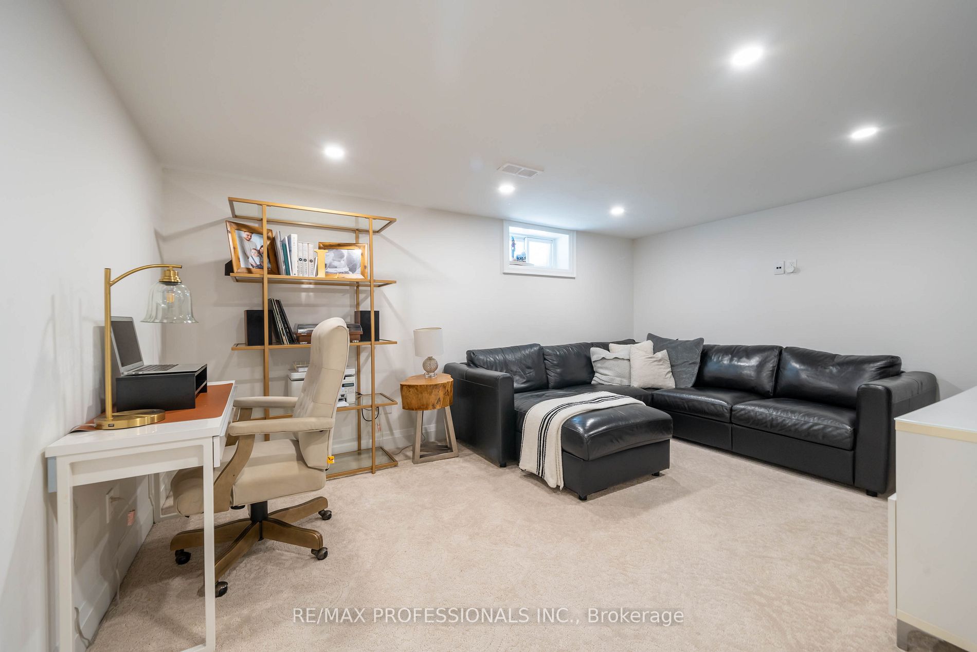 19 Vanderbrent Cres